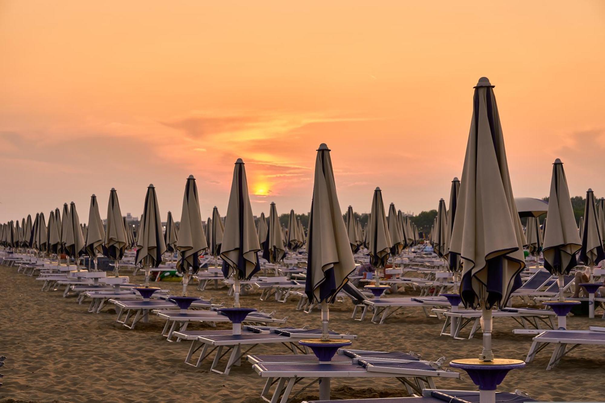 White Apartment With Terrace - Beahost Bibione Exterior foto